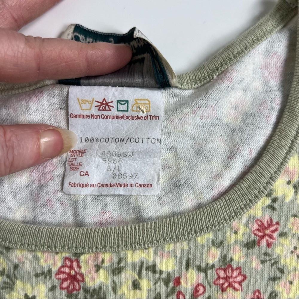Vintage 90s Ditsy Floral T-Shirt | Tradition Country Collection - Picture 4 of 7